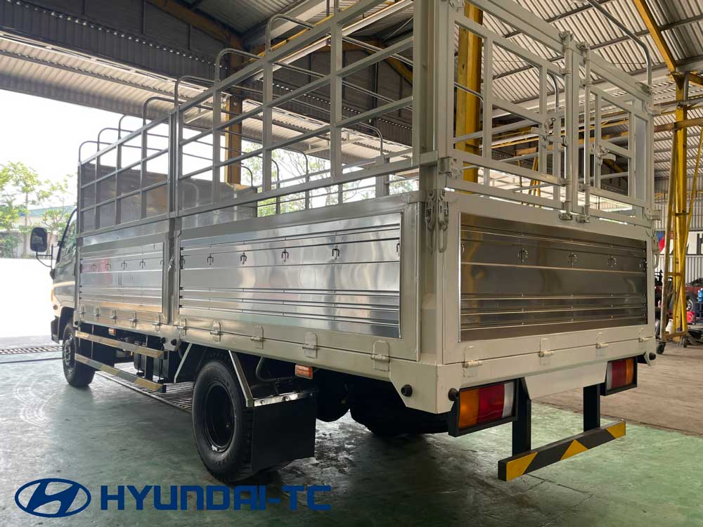 Xe tải Hyundai Mighty 110SP thùng mui bạt 7 tấn